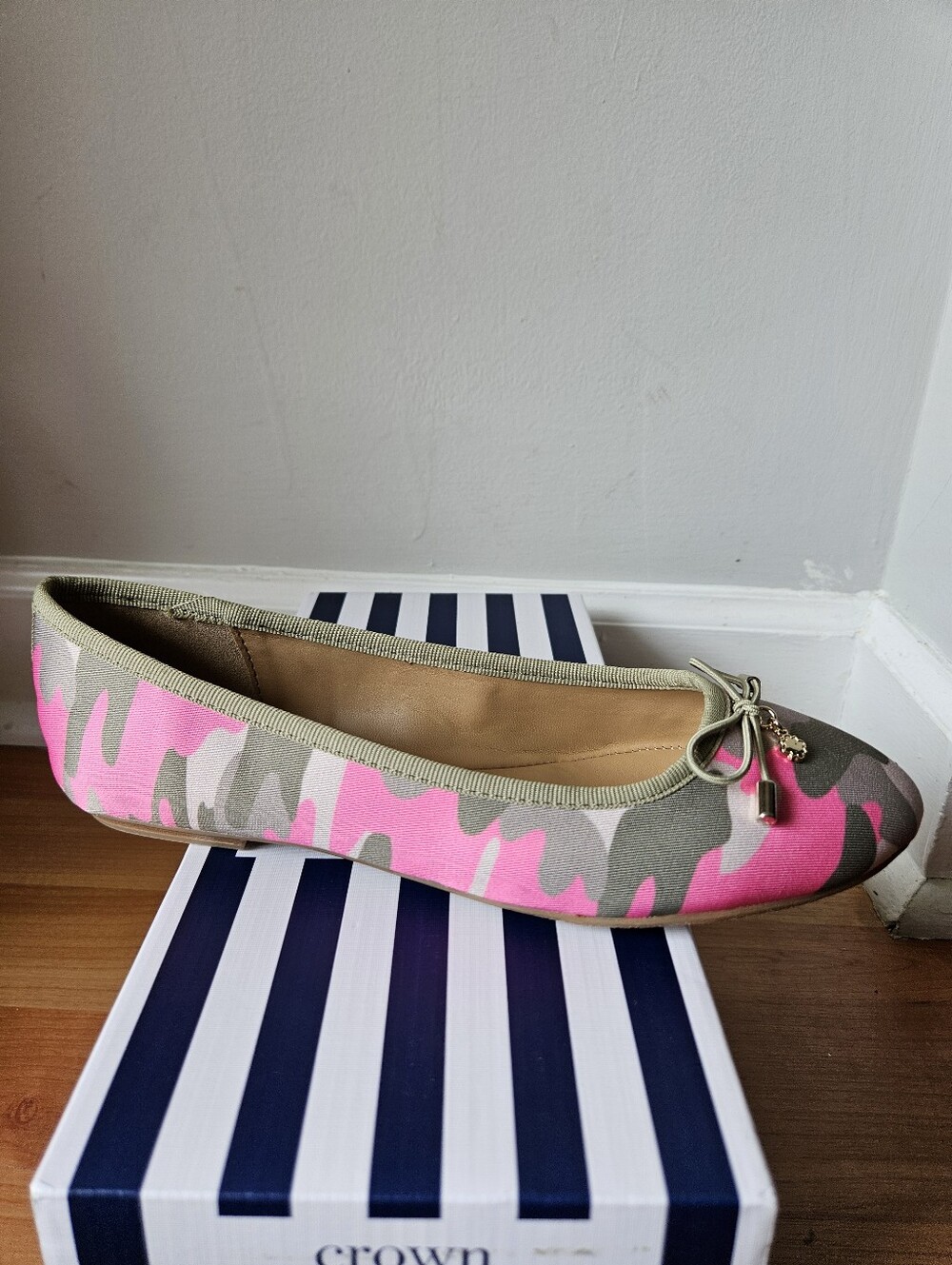 Crown & Ivy Whitley Pink Camo Ballet Flats NWT Women's Size 7.5